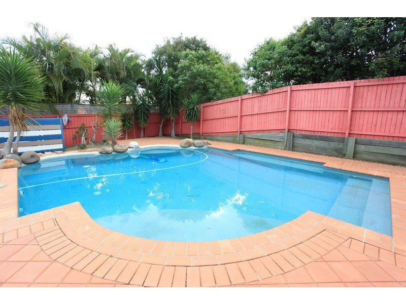 5 Chilton Crescent, North Lakes QLD 4509
