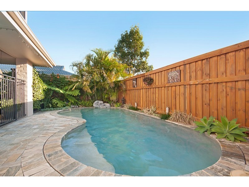 2 Burgan Place, North Lakes QLD 4509