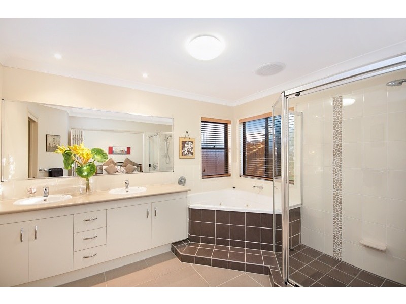 2 Burgan Place, North Lakes QLD 4509