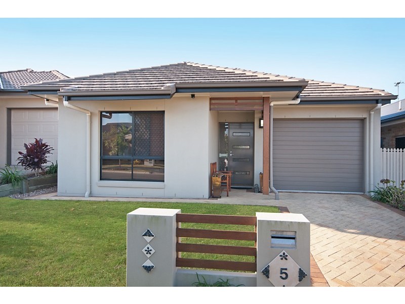 5 Kennedia Court, North Lakes QLD 4509