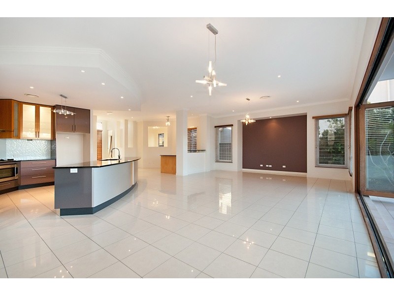 24 Sandpiper Avenue, North Lakes QLD 4509