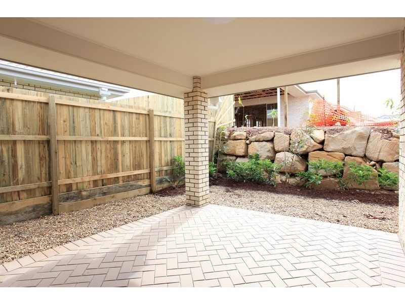 90 Mackintosh Drive, North Lakes QLD 4509