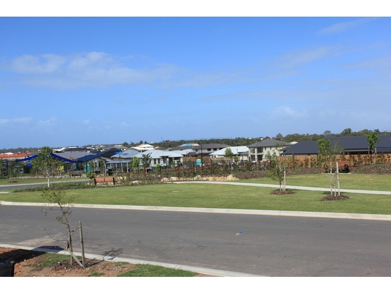90 Mackintosh Drive, North Lakes QLD 4509