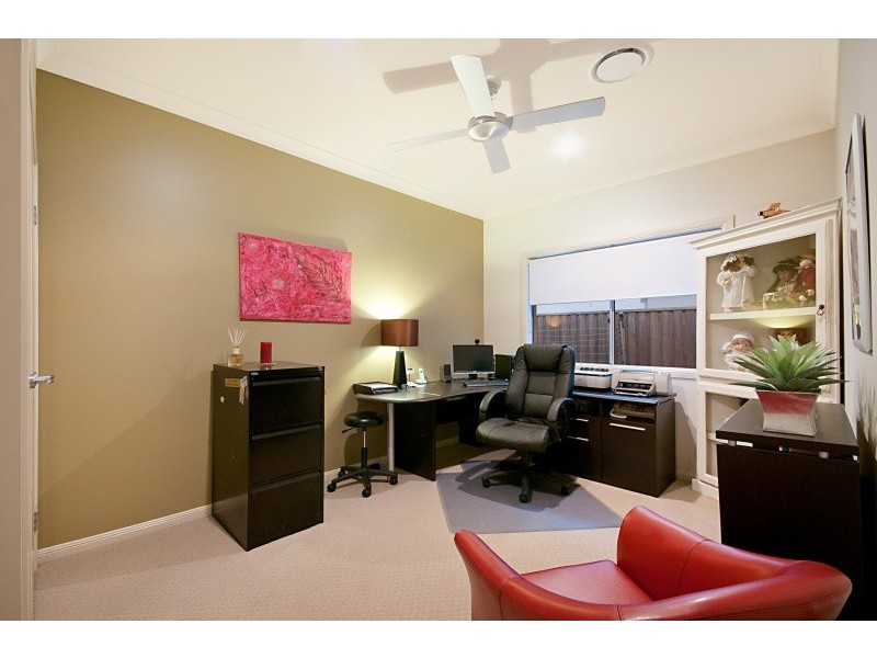 24 Kowari Crescent, North Lakes QLD 4509