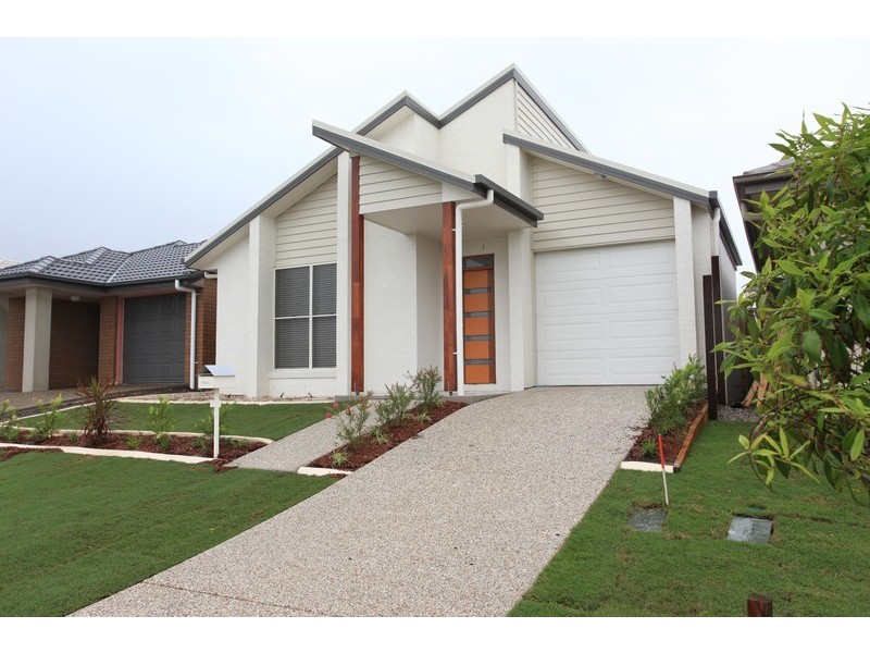66 Mackintosh Drive, North Lakes QLD 4509