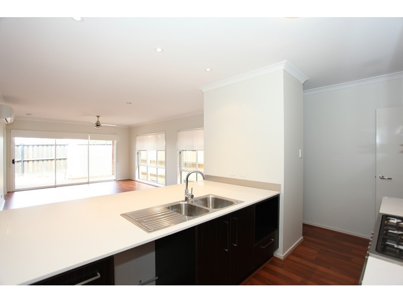109 Mackintosh Drive, North Lakes QLD 4509