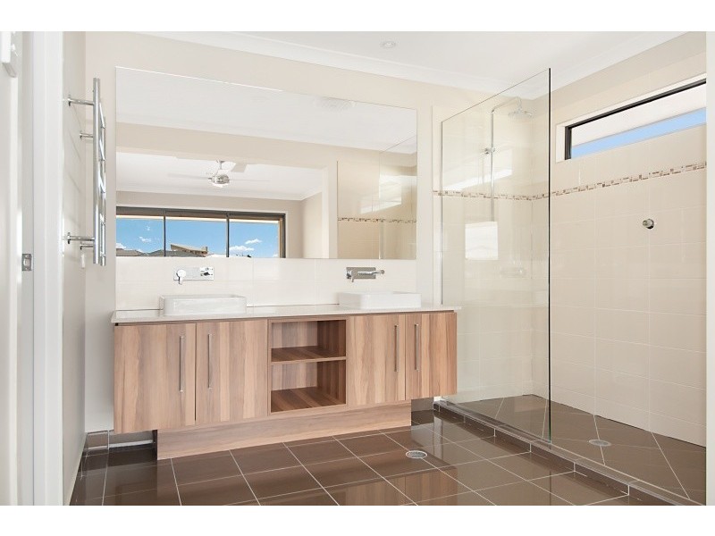4 Merion Crescent, North Lakes QLD 4509