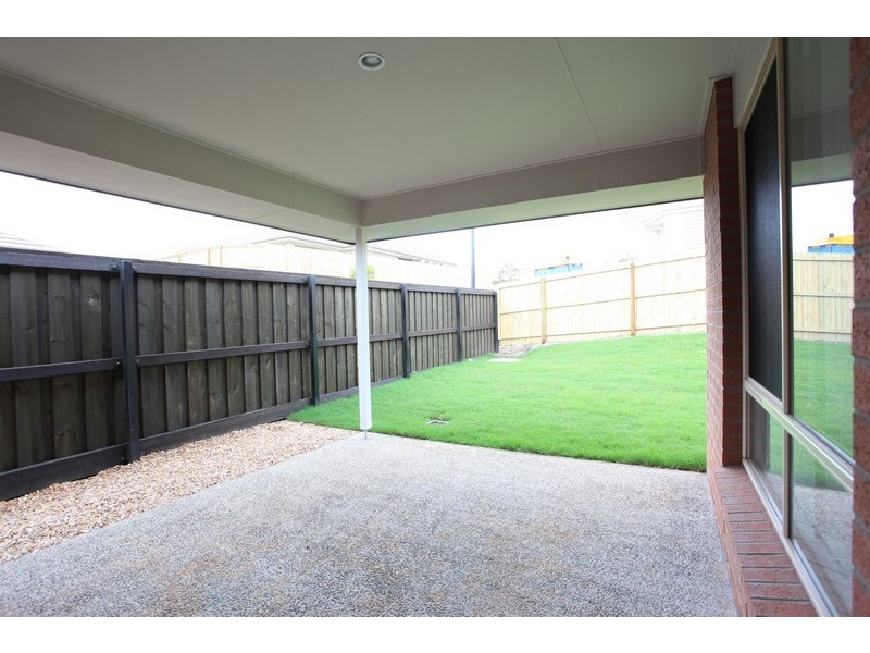 60 Mackintosh Drive, North Lakes QLD 4509