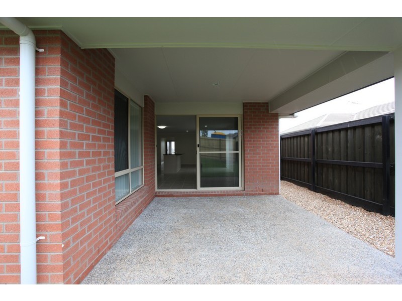 60 Mackintosh Drive, North Lakes QLD 4509