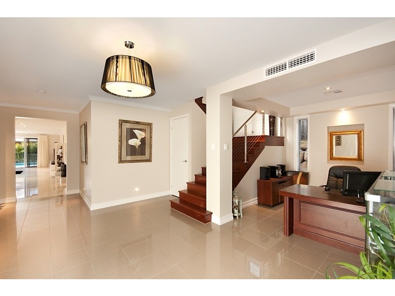 14 Allenby Close, North Lakes QLD 4509