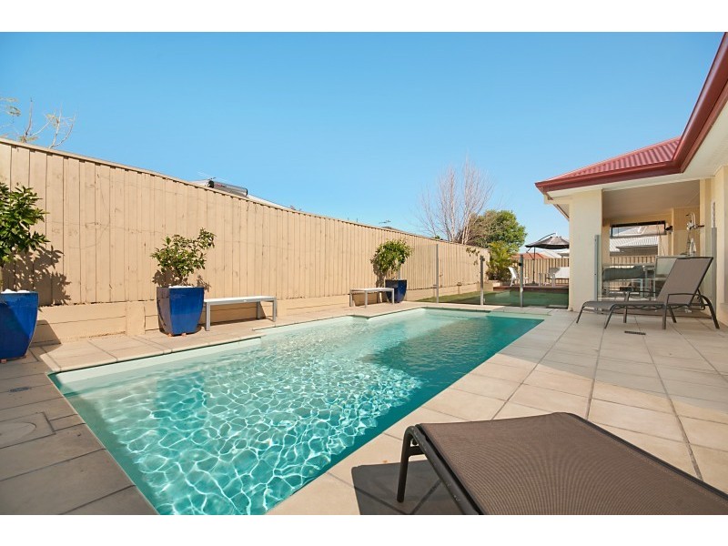 1 Allenby Close, North Lakes QLD 4509