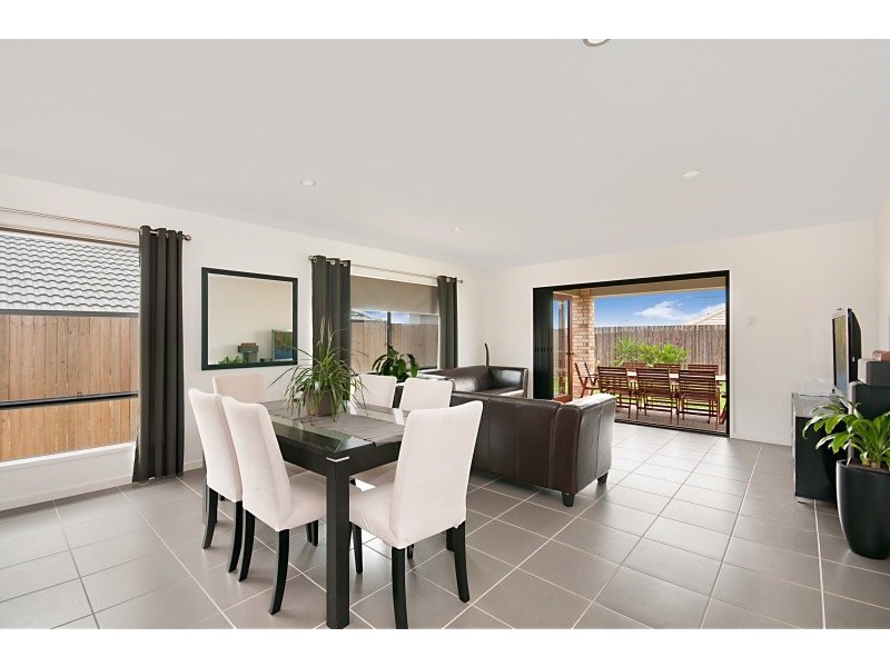 5 Suntrust Street, North Lakes QLD 4509