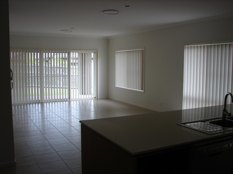 15 Satinay Parade, North Lakes QLD 4509