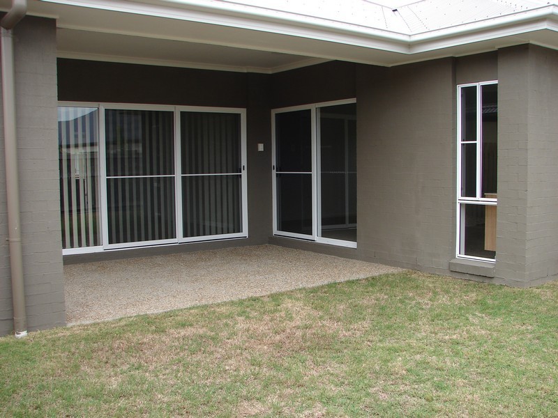 15 Satinay Parade, North Lakes QLD 4509