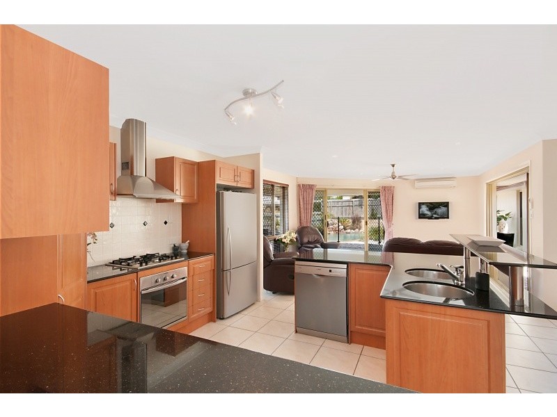 102 Copeland Drive, North Lakes QLD 4509