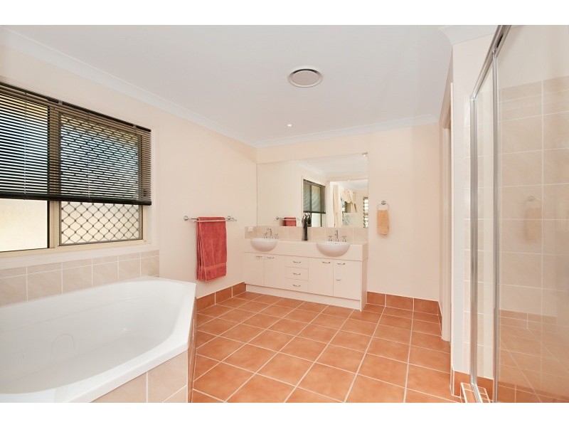 102 Copeland Drive, North Lakes QLD 4509