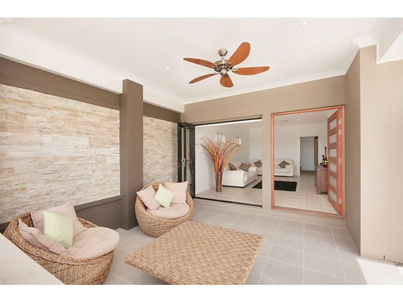 102 Nicklaus Parade, North Lakes QLD 4509