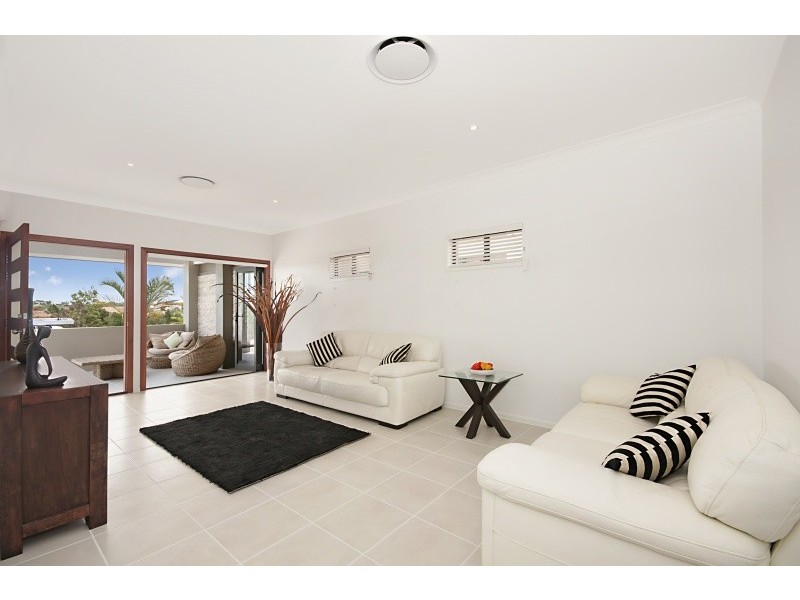 102 Nicklaus Parade, North Lakes QLD 4509