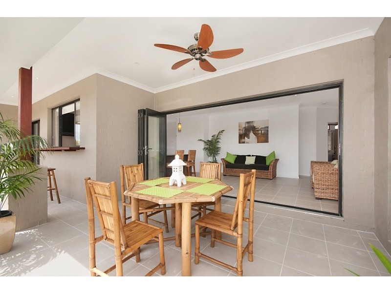 102 Nicklaus Parade, North Lakes QLD 4509