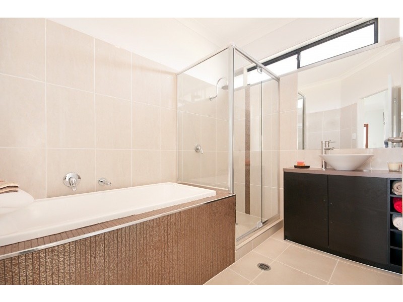 102 Nicklaus Parade, North Lakes QLD 4509