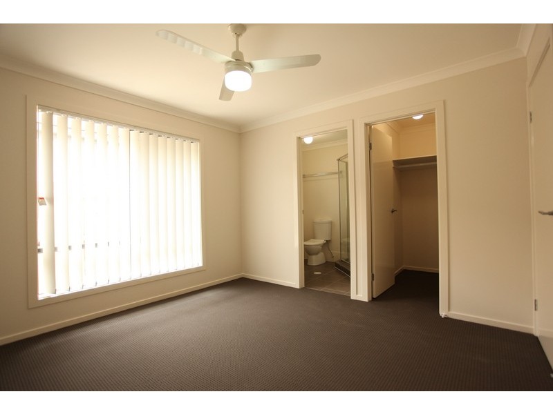 68 Mackintosh Drive, North Lakes QLD 4509