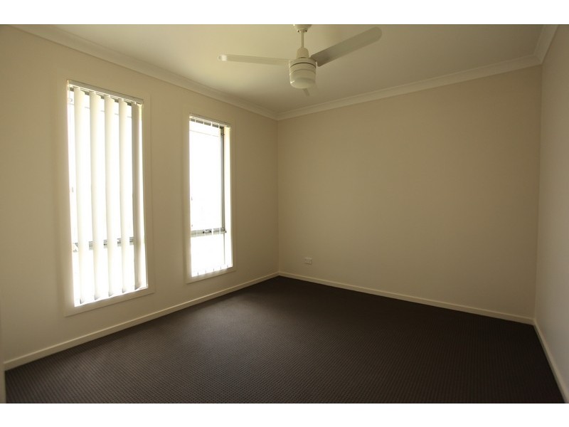 68 Mackintosh Drive, North Lakes QLD 4509