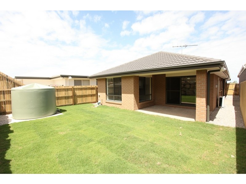 68 Mackintosh Drive, North Lakes QLD 4509