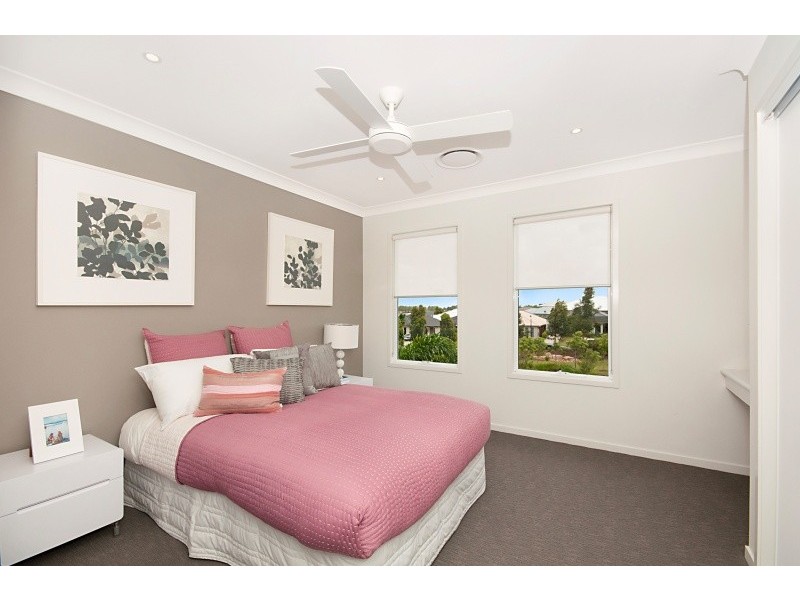 18 Forrestal Circuit, North Lakes QLD 4509