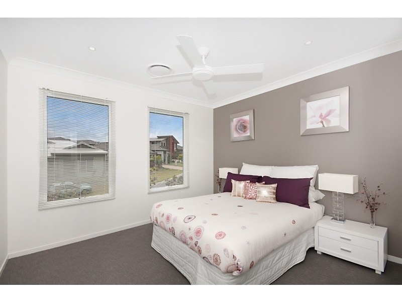 18 Forrestal Circuit, North Lakes QLD 4509