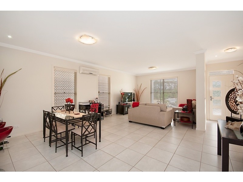 15 Planigale Crescent, North Lakes QLD 4509