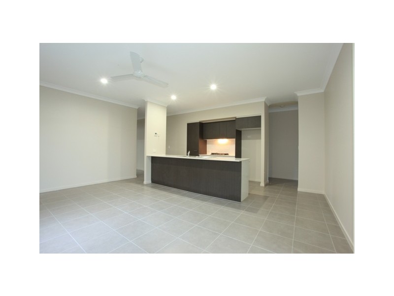 3 Riviera Crescent, North Lakes QLD 4509