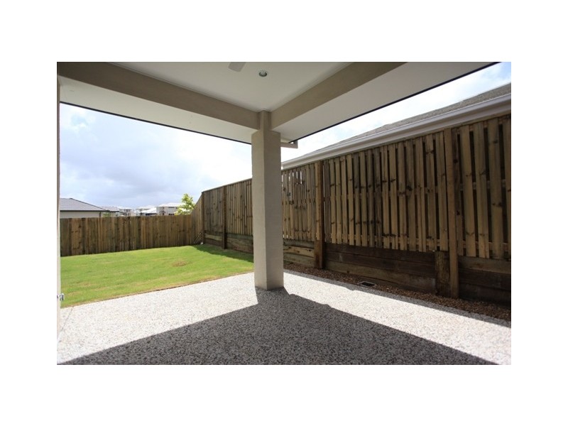 3 Riviera Crescent, North Lakes QLD 4509