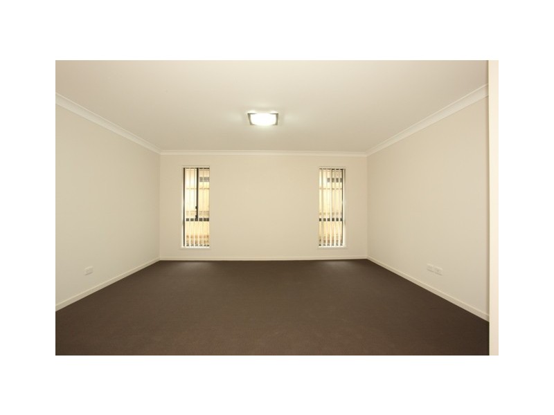 11 Riviera Crescent, North Lakes QLD 4509
