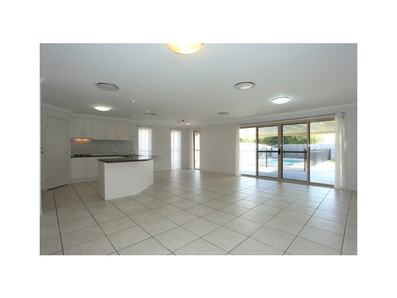 5 Springsure Parade, North Lakes QLD 4509