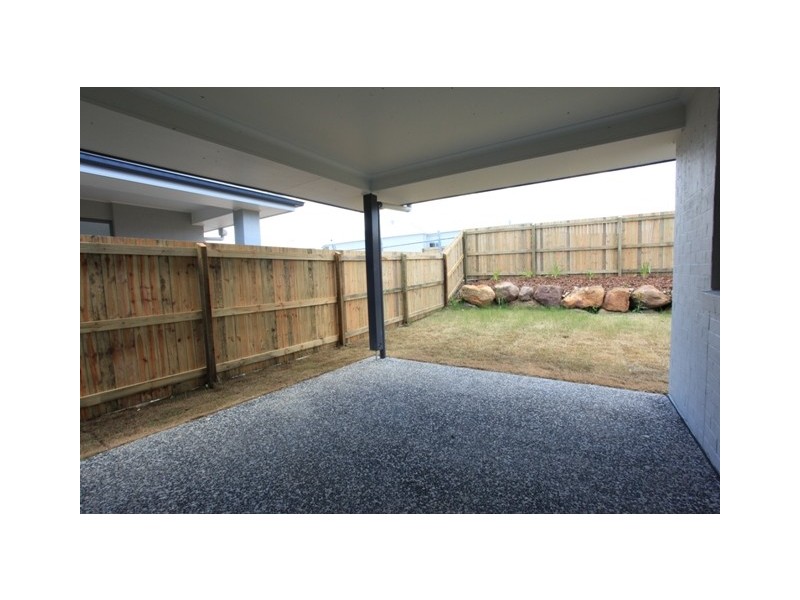 25 Dunes Crescent, North Lakes QLD 4509