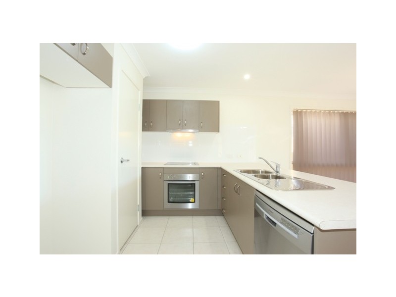 117 Mackintosh Drive, North Lakes QLD 4509