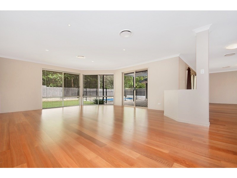 30 Whitfield Crescent, North Lakes QLD 4509