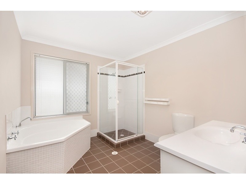 30 Whitfield Crescent, North Lakes QLD 4509