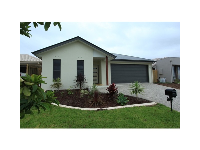 72 Mackintosh Drive, North Lakes QLD 4509