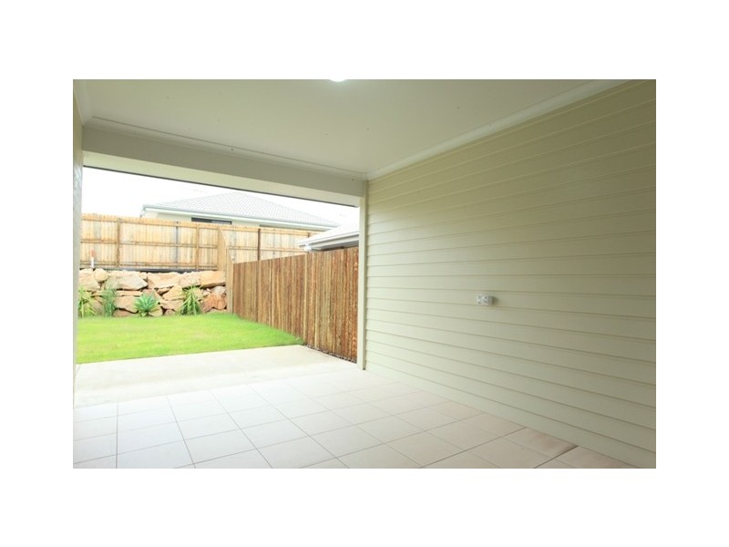 72 Mackintosh Drive, North Lakes QLD 4509