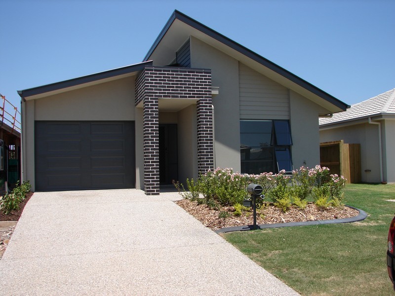 16 Freeman Street, North Lakes QLD 4509