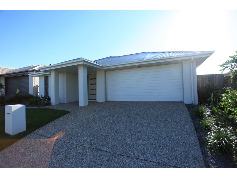 18 Williams Crescent, North Lakes QLD 4509