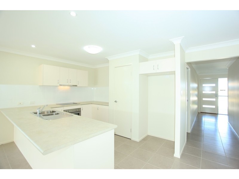 18 Williams Crescent, North Lakes QLD 4509