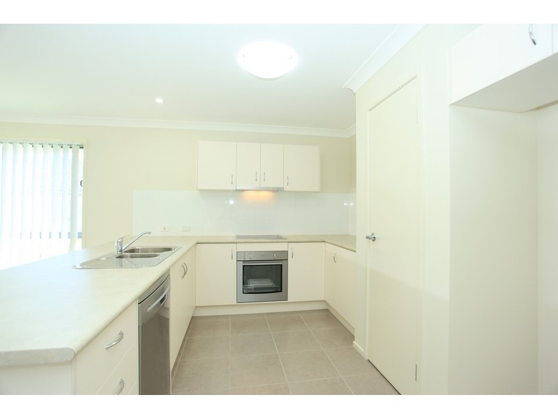 18 Williams Crescent, North Lakes QLD 4509