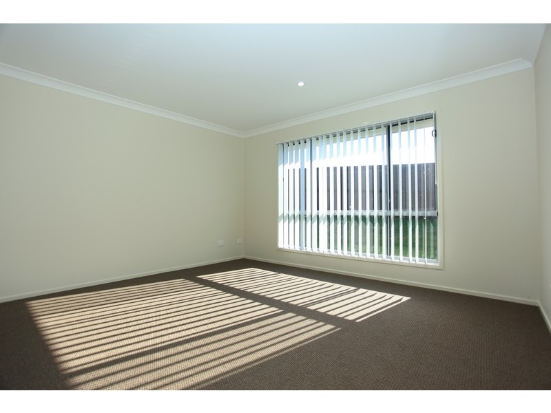 18 Williams Crescent, North Lakes QLD 4509