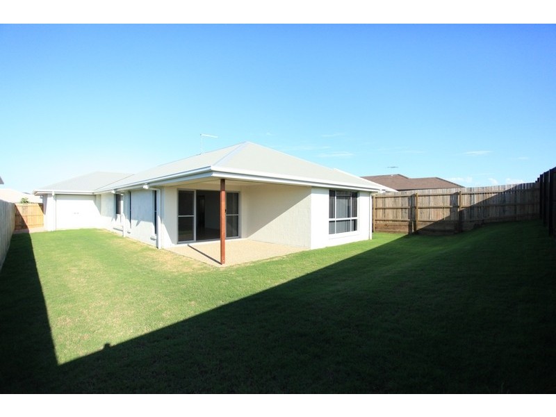 18 Williams Crescent, North Lakes QLD 4509