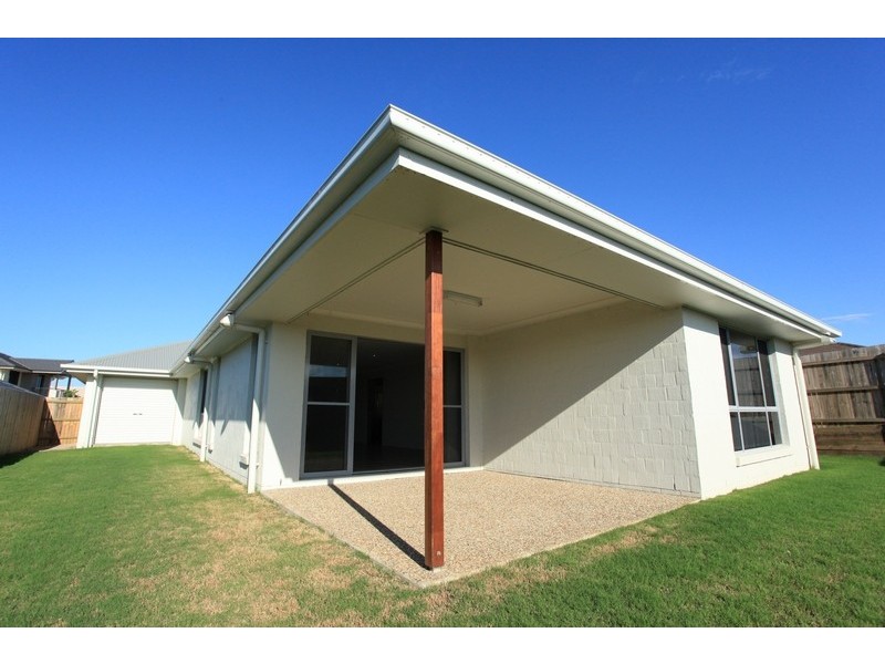 18 Williams Crescent, North Lakes QLD 4509