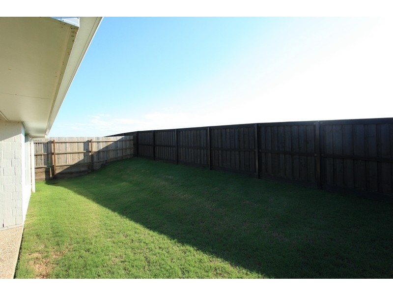18 Williams Crescent, North Lakes QLD 4509