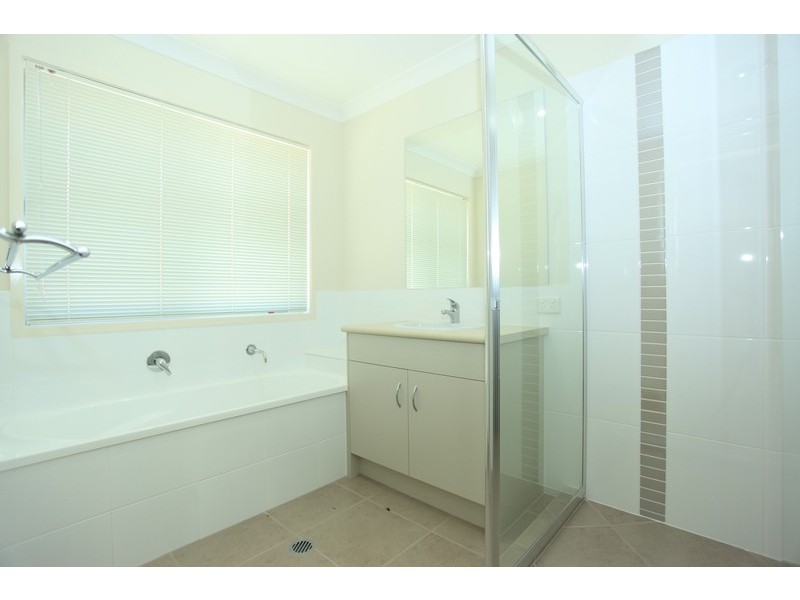 2 Petronas Street, North Lakes QLD 4509