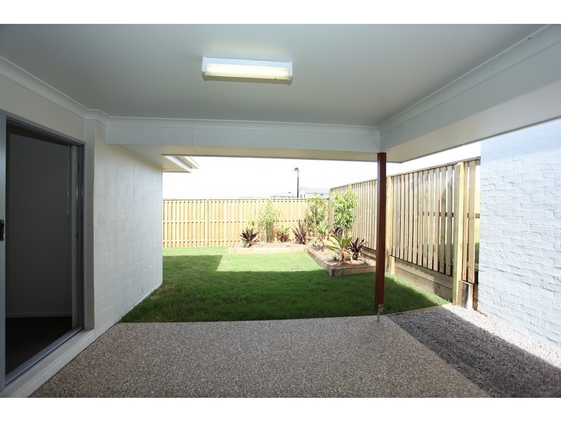 5 Riviera Crescent, North Lakes QLD 4509